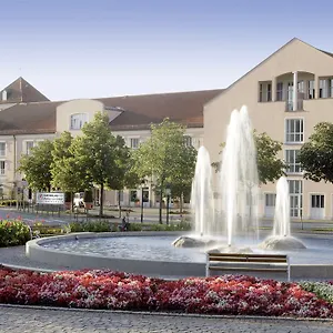 https://maximilian-quellness-und-golfhotel.com-bavaria.com